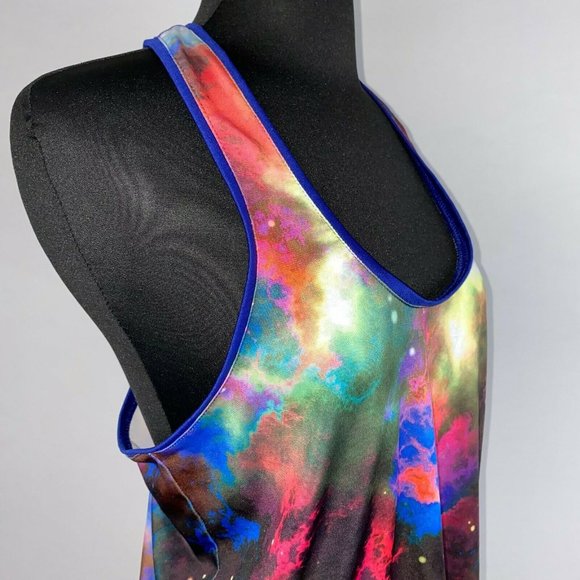 So Brand Juniors M Space Like Tie Dye Abstract Top - Picture 3 of 8